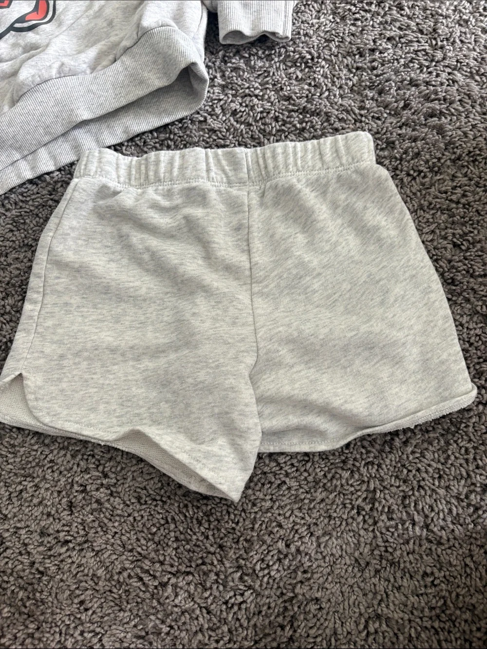 Girls Minnie Mouse sweatshirt and shorts set